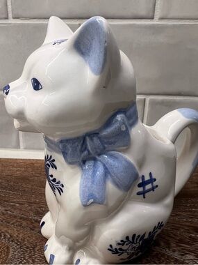 Vintage Blue & White Kitty Cat Creamer Pitcher